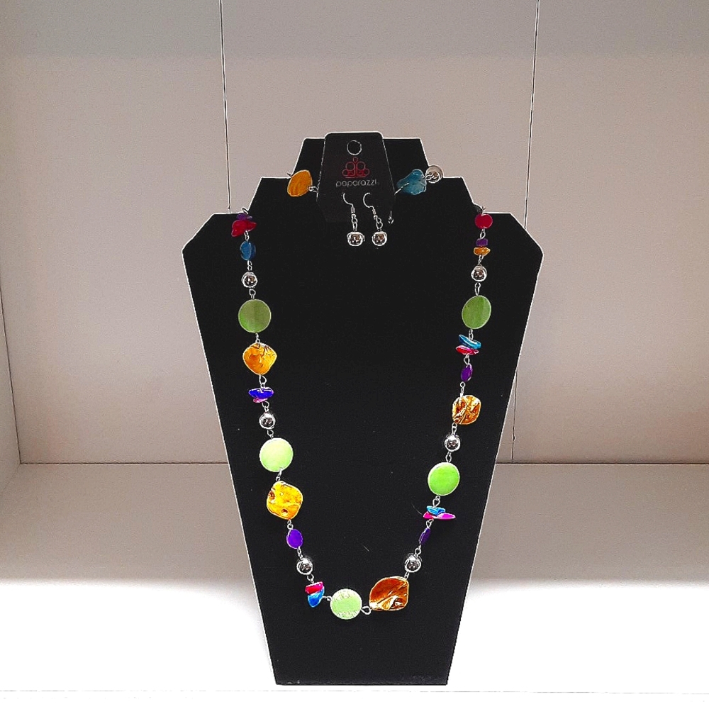 WELCOME TO SPRING Paparazzi Necklace and earrings
